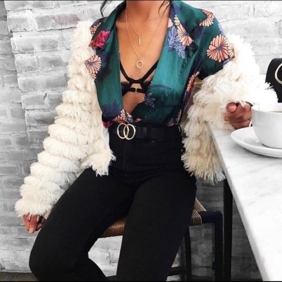 SOLDOUT Deep V Neck Floral Print Bodysuit Top - Picture 3 of 8